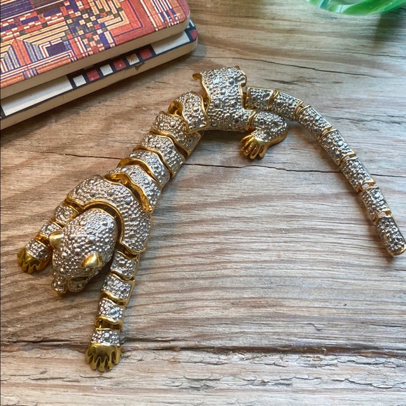 Vintage Jewelry - Vintage Rhinestone Gold Panther Tiger Cat Pin